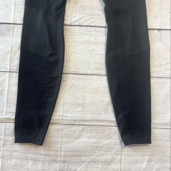 Athleta Sleet High Traverse Tight Pant size XS - Picture 10 of 16